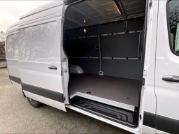 Mercedes-Benz Sprinter Crew Van High Roof 4-Cyl Diesel HO 2500 High Roof I4 Diesel HO 170" RWD 2026