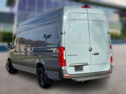 Mercedes-Benz Sprinter Crew Van High Roof 4-Cyl Diesel HO 2500 High Roof I4 Diesel HO 170" RWD 2026