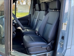 Mercedes-Benz Sprinter Crew Van High Roof 4-Cyl Diesel HO 2500 High Roof I4 Diesel HO 170" RWD 2026