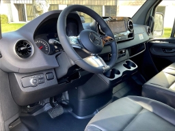 Mercedes-Benz Sprinter Crew Van High Roof 4-Cyl Diesel HO 2500 High Roof I4 Diesel HO 170" RWD 2026