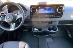 Mercedes-Benz Sprinter Crew Van High Roof 4-Cyl Diesel HO 2500 High Roof I4 Diesel HO 170" RWD 2026