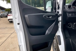 Mercedes-Benz Sprinter Crew Van High Roof 4-Cyl Diesel HO 2500 High Roof I4 Diesel HO 170" RWD 2026