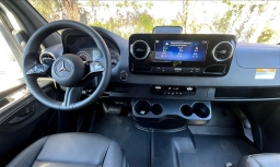 Mercedes-Benz Sprinter Crew Van High Roof 4-Cyl Diesel HO 2500 High Roof I4 Diesel HO 170" RWD 2026