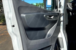 Mercedes-Benz Sprinter Crew Van High Roof 4-Cyl Diesel HO 2500 High Roof I4 Diesel HO 170" RWD 2026