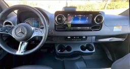 Mercedes-Benz Sprinter Crew Van High Roof 4-Cyl Diesel HO 2500 High Roof I4 Diesel HO 170" RWD 2026