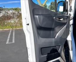 Mercedes-Benz Sprinter Crew Van High Roof 4-Cyl Diesel HO 2500 High Roof I4 Diesel HO 170" RWD 2026