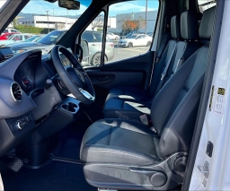 Mercedes-Benz Sprinter Crew Van High Roof 4-Cyl Diesel HO 2500 High Roof I4 Diesel HO 170" RWD 2026