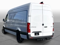 Mercedes-Benz Sprinter Crew Van High Roof 4-Cyl Diesel HO 2500 High Roof I4 Diesel HO 170" RWD 2026