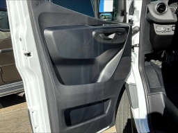 Mercedes-Benz Sprinter Crew Van High Roof 4-Cyl Diesel HO 2500 High Roof I4 Diesel HO 170" RWD 2026