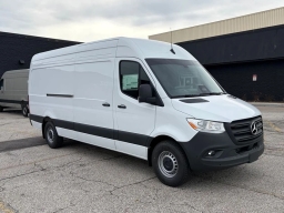 Mercedes-Benz Sprinter Crew Van High Roof 4-Cyl Diesel HO 2500 High Roof I4 Diesel HO 170" RWD 2026