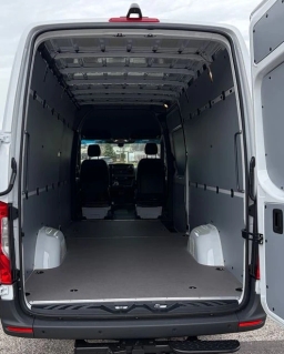 Mercedes-Benz Sprinter Crew Van High Roof 4-Cyl Diesel HO 2500 High Roof I4 Diesel HO 170" RWD 2026