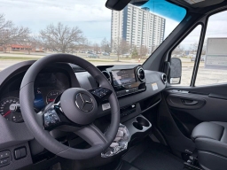 Mercedes-Benz Sprinter Crew Van High Roof 4-Cyl Diesel HO 2500 High Roof I4 Diesel HO 170" RWD 2026