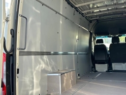 Mercedes-Benz Sprinter Cargo Van High Roof 4-Cyl Diesel HO 2500 High Roof I4 Diesel HO 170" RWD 2025