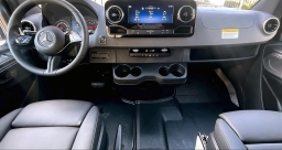 Mercedes-Benz Sprinter Crew Van High Roof 4-Cyl Diesel HO 2500 High Roof I4 Diesel HO 170" AWD 2026