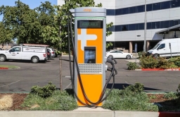 Mercedes-Benz eSprinter Cargo Van High Roof 2500 High Roof 170" RWD 2024