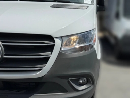 Mercedes-Benz Sprinter Cargo Van Standard Roof 4-Cyl Diesel HO 3500 Standard Roof I4 Diesel HO 144" RWD 2025