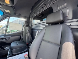 Mercedes-Benz Sprinter Cargo Van Standard Roof 4-Cyl Diesel HO 3500 Standard Roof I4 Diesel HO 144" RWD 2025