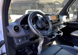 Mercedes-Benz Sprinter Cargo Van High Roof 4-Cyl Diesel HO 3500 High Roof I4 Diesel HO 170" RWD 2025