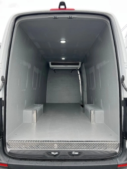 Mercedes-Benz Sprinter Cargo Van High Roof 4-Cyl Diesel HO 3500 High Roof I4 Diesel HO 170" RWD 2026