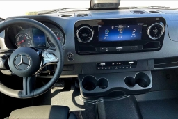 Mercedes-Benz Sprinter Passenger Van Standard Roof 4-Cyl Diesel HO 2500 Standard Roof I4 Diesel HO 144" RWD 2025