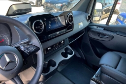 Mercedes-Benz Sprinter Passenger Van Standard Roof 4-Cyl Diesel HO 2500 Standard Roof I4 Diesel HO 144" RWD 2025