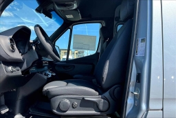 Mercedes-Benz Sprinter Passenger Van Standard Roof 4-Cyl Diesel HO 2500 Standard Roof I4 Diesel HO 144" RWD 2025