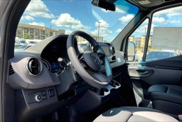 Mercedes-Benz Sprinter Passenger Van Standard Roof 4-Cyl Diesel HO 2500 Standard Roof I4 Diesel HO 144" RWD 2025