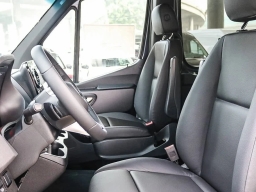 Mercedes-Benz Sprinter Passenger Van Standard Roof 4-Cyl Diesel HO 2500 Standard Roof I4 Diesel HO 144" RWD 2025