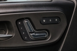 Mercedes-Benz Sprinter Passenger Van Standard Roof 4-Cyl Diesel HO 2500 Standard Roof I4 Diesel HO 144" RWD 2025