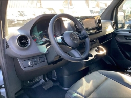 Mercedes-Benz Sprinter Passenger Van High Roof 4-Cyl Diesel HO 2500 High Roof I4 Diesel HO 170" RWD 2026