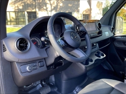 Mercedes-Benz Sprinter Passenger Van High Roof 4-Cyl Diesel HO 2500 High Roof I4 Diesel HO 170" RWD 2026