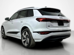 Audi Q6 e-tron Premium quattro 2025