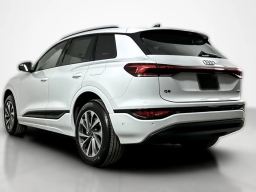 Audi Q6 e-tron Premium quattro 2025