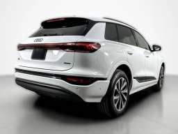 Audi Q6 e-tron Premium quattro 2025