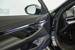 BMW 5 Series 550e xDrive Sedan 2026