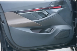 BMW 5 Series 550e xDrive Sedan 2026