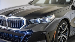 BMW 5 Series 550e xDrive Sedan 2026