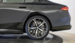 BMW 5 Series 550e xDrive Sedan 2026