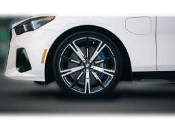 BMW 5 Series 550e xDrive Sedan 2026