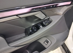 BMW 5 Series 550e xDrive Sedan 2026