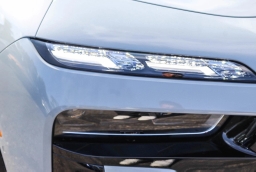 BMW 7 Series 740i Sedan 2026