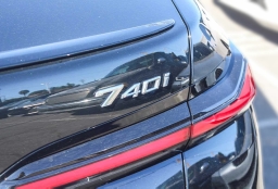 BMW 7 Series 740i Sedan 2026