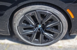 BMW 7 Series 740i Sedan 2026