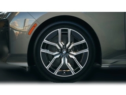 BMW 7 Series 760i xDrive Sedan 2026
