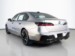 BMW 7 Series 760i xDrive Sedan 2026