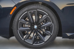 BMW 7 Series 760i xDrive Sedan 2026