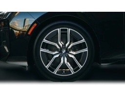 BMW 7 Series 760i xDrive Sedan 2026