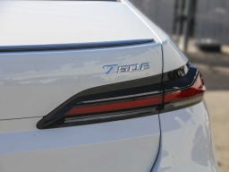 BMW 7 Series 750e xDrive Plug-In Hybrid 2025