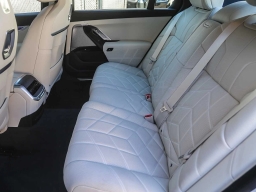 BMW 7 Series 750e xDrive Plug-In Hybrid 2025