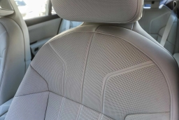 BMW 7 Series 750e xDrive Plug-In Hybrid 2025